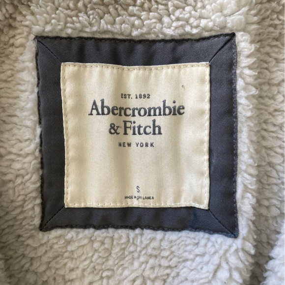Abercrombie and Fitch, olive green, cinched waist winter jacket - Picture 3 of 6